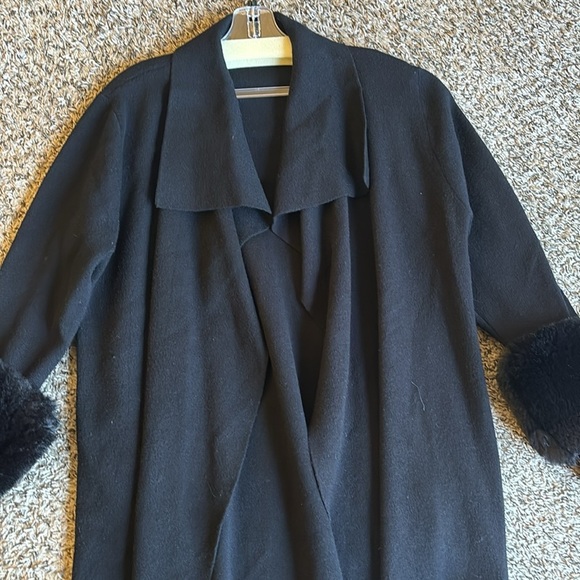 T Tahari Black Draped Open Front Faux Fur Trim Chic Size L - Picture 4 of 10